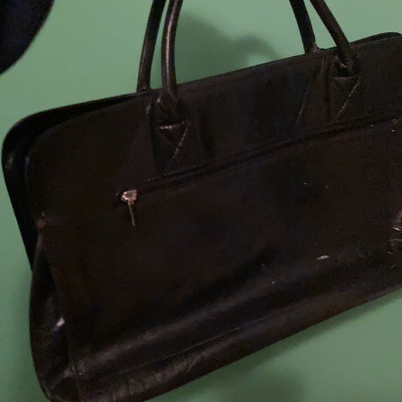 Bundle of Handbags: Danier and Topshop - Picture 14 of 15